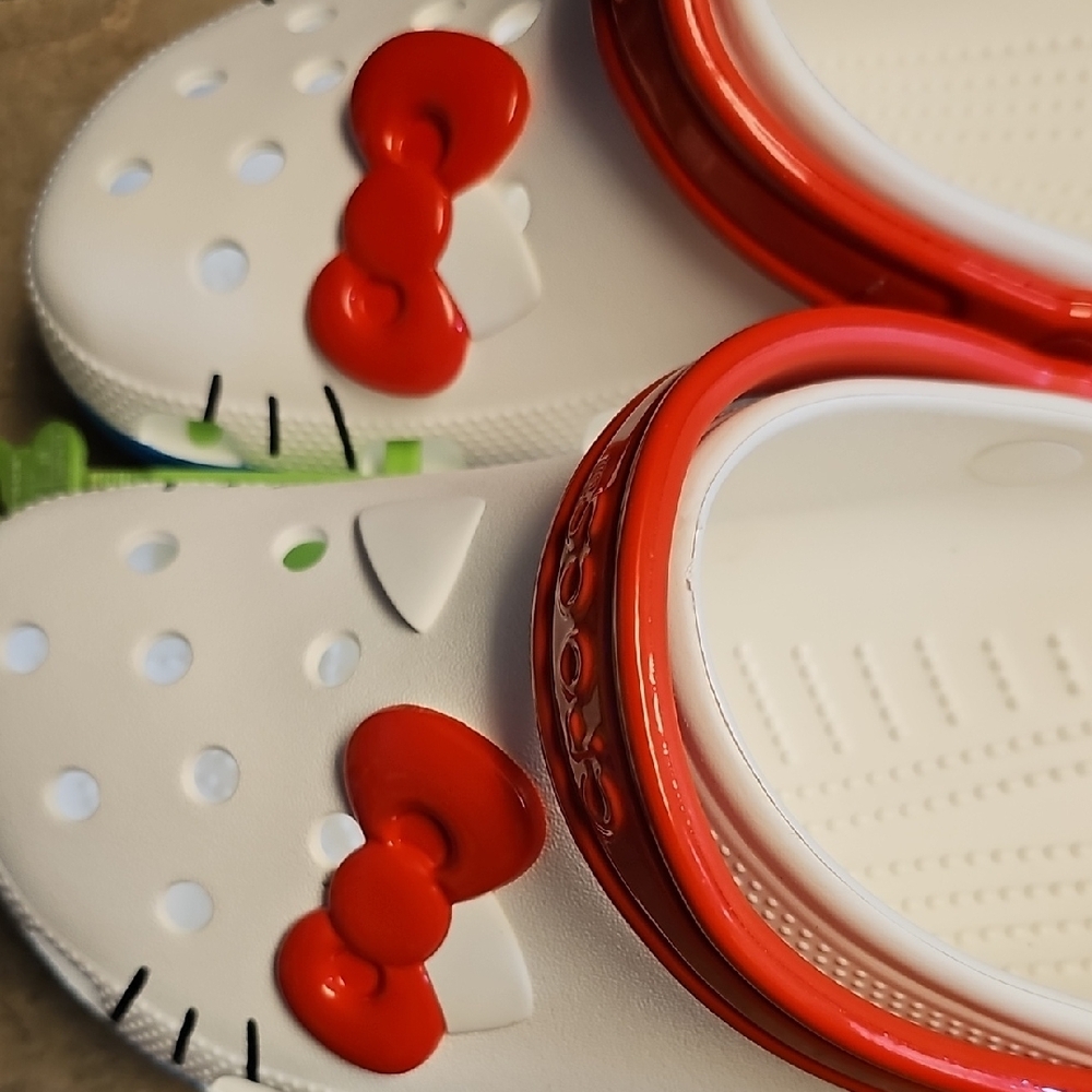 Hello Kitty Women's 12 Mens 10 Size Classic Crocs - Red and White - Picture 4 of 12
